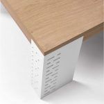 Mesa de Centro GLISS rectangular detalle pata incrustada acero chapa natural