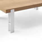 Detalle pata incrustada mesa Centro NOMOS fija rectangular moderna
