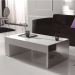 Mesa centro ADDA moderna con botellero lateral rectangular