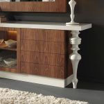 Detalle aparador moderno CALIPSO WOOD patas torneadas laca chapa natual