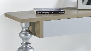 detalle consola moderna retto wood patas torneadas cajon colgar