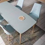 Silla tapizada LIBER moderna salon comedor patas nordicas