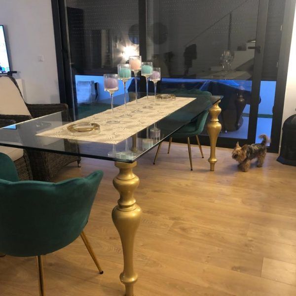 detalle mesa comedor fija rectangular Retto Glass salon