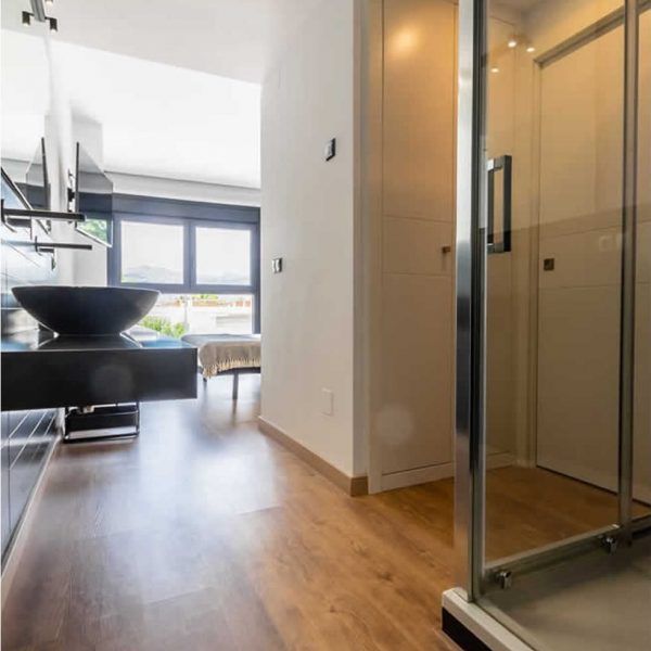 Mueble aseo moderno colgar en pared laca negro a medida