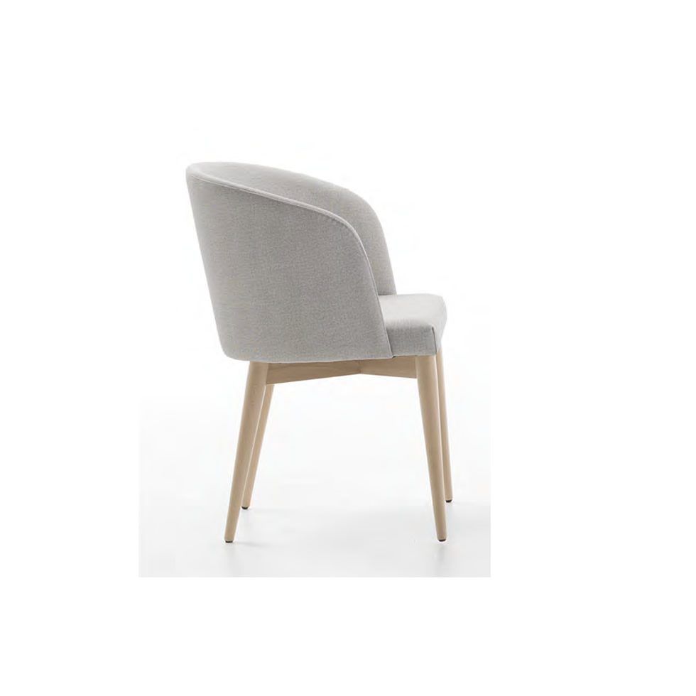 366 SILLA KONA TAPIZADA LATERAL.980X980.IMG detalle silla kona nordica haya maciza tapizado salon comedor hosteleria contract